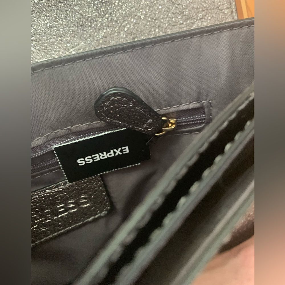 NWT Express Clutch - Picture 9 of 9